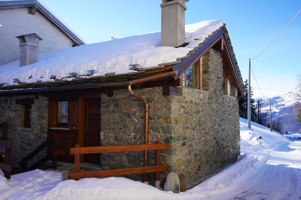 Chalet Saint Salod - Pila シャルヴェンソド エクステリア 写真