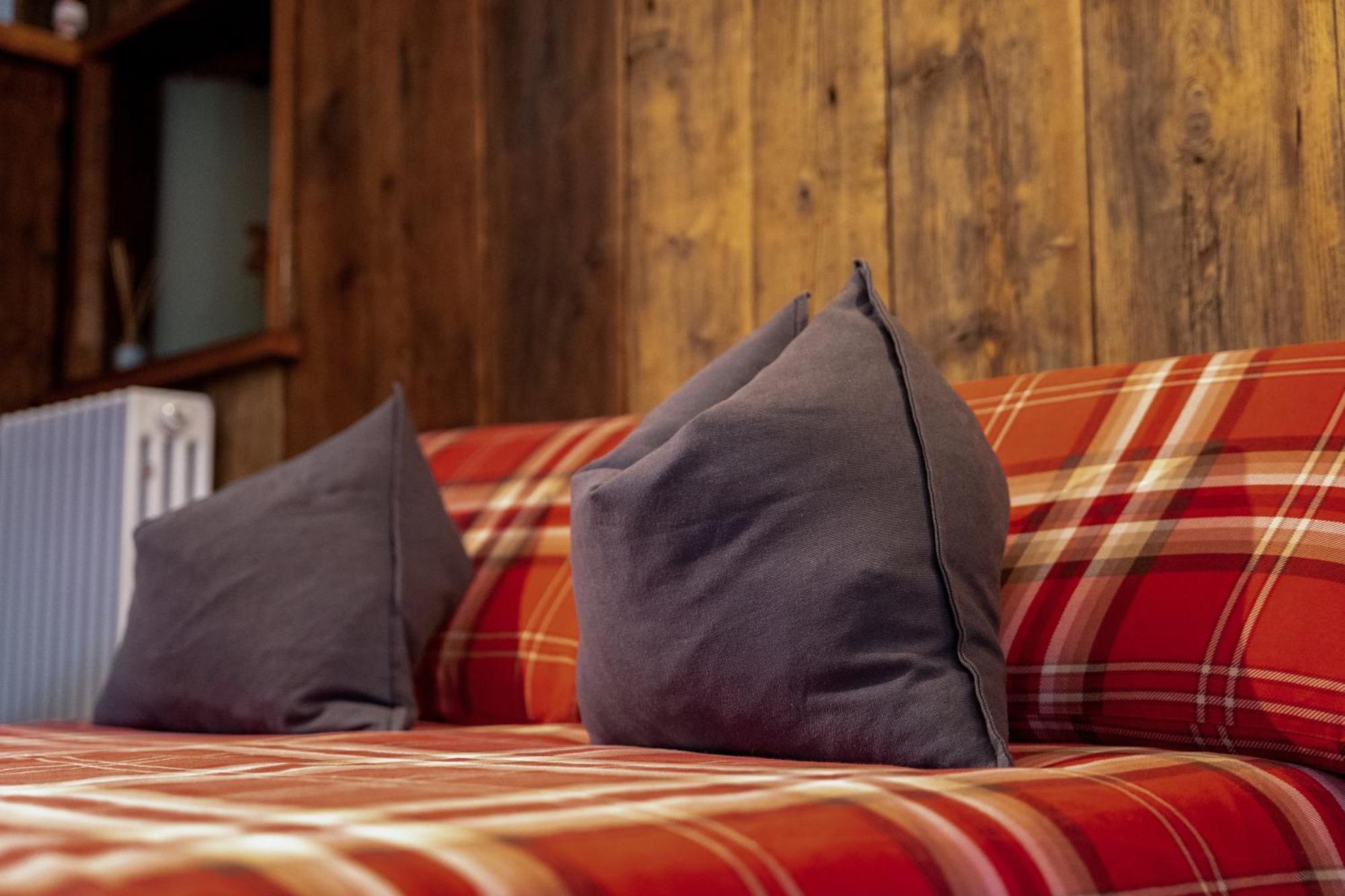 Chalet Saint Salod - Pila シャルヴェンソド エクステリア 写真